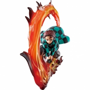 96743-flash-po-ichiban-kuji-figure-kamado-tanjiro-kimetsu-no-yaiba-katana-o-furui-kokoro-o-moyase-a-prize-10cm