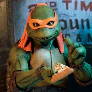 neca-teenage-mutant-ninja-turtles----scale-action-figure---1990-movie-michelangelo-54074-2