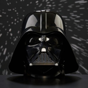 star-wars-the-black-series-darth-vader-1-1-scale-wearable-helmet-electronic-12