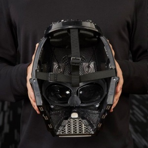 star-wars-the-black-series-darth-vader-1-1-scale-wearable-helmet-electronic-8